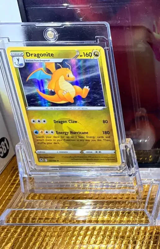Dragonite Holo Rare Pokémon card 131/195 illustrated by Naoyo Kimura