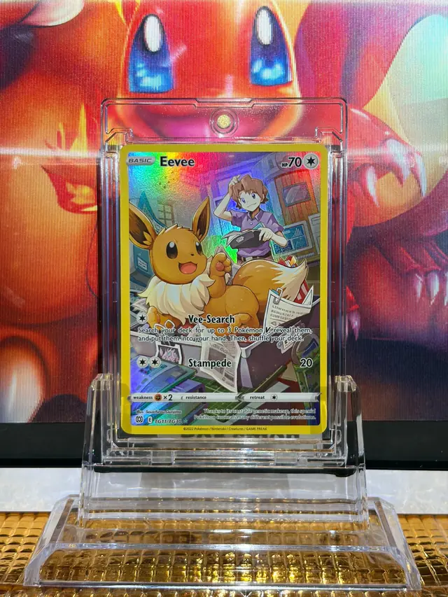 Eevee Ultra Rare — Trainer Gallery Pokémon card TG11/TG30 illustrated by Souichirou Gunjima
